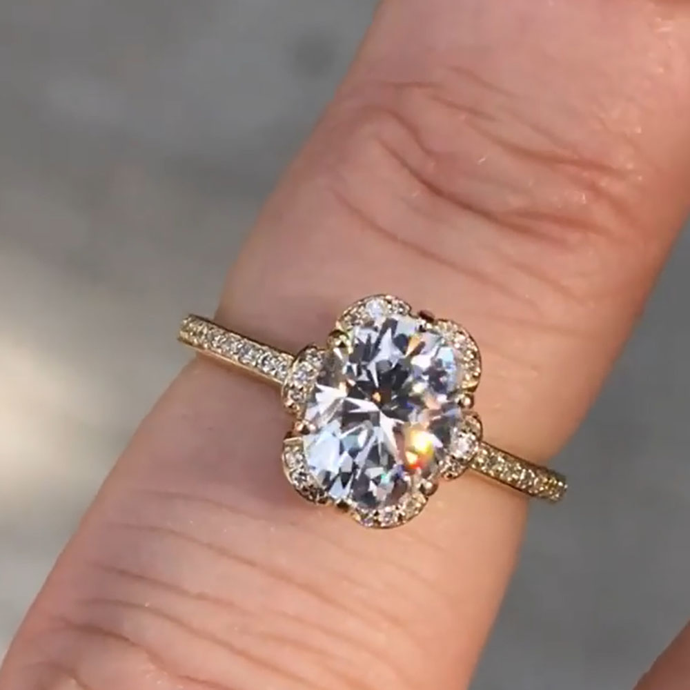 Moissanite Engagement Ring 1 Carat - แหวนแต่งงาน/หมั้น/ครบรอบสำหรับผู้หญิง ทองคำแท้ 14K ประดับเพชรโมอิสซาไนต์ทรงรี 1 2