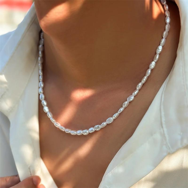 Pearl Choker Necklace Vintage - สร้อยคอไข่มุกเทียมแบบเรียบง่ายทันสมัยสำหรับผู้หญิง สไตล์วินเทจ สร้อยคอลูกปัดหรูหรา เหมาะสำหรับงานแต่งงานและงานปาร์ตี้