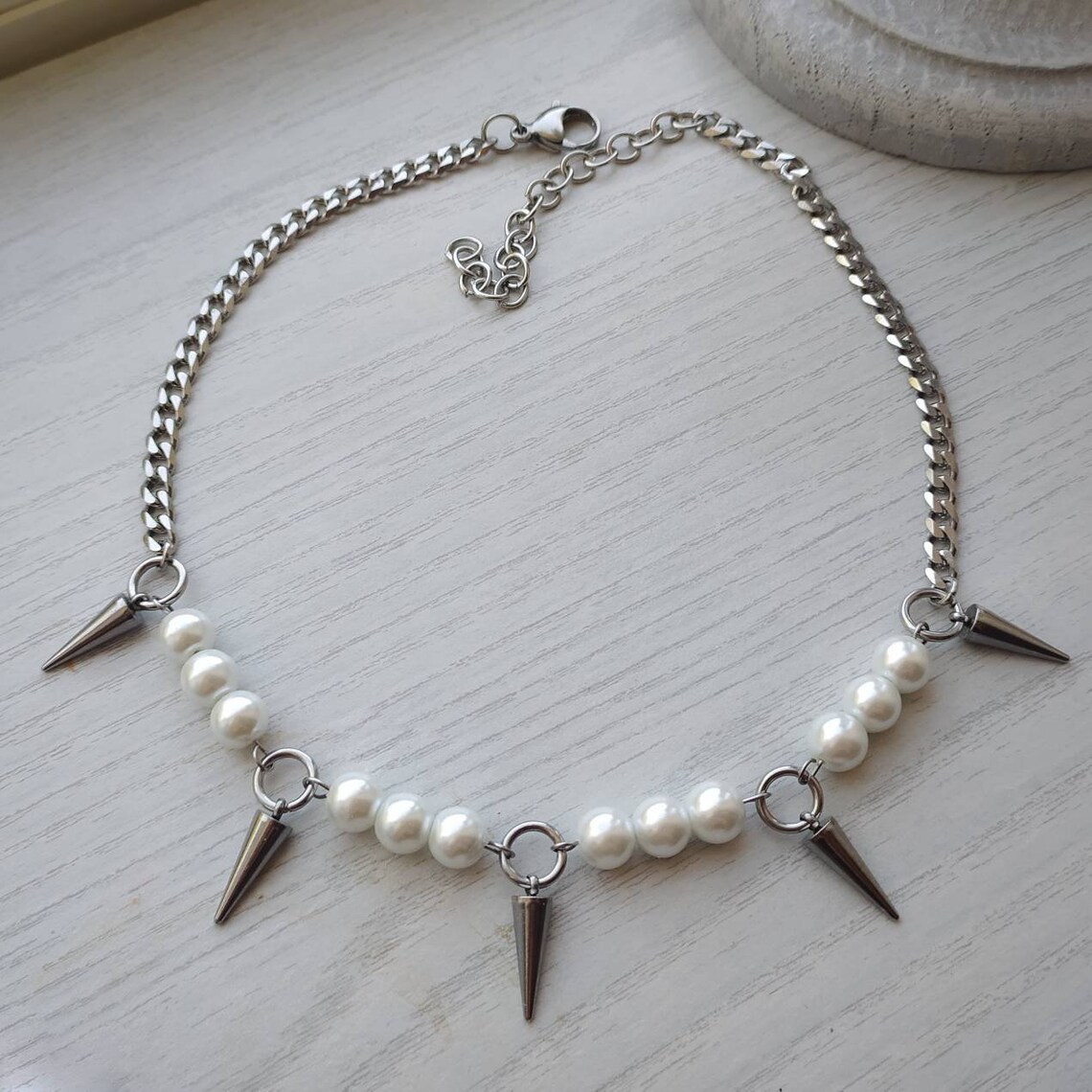 Goth Punk Spike Choker - สร้อยคอมุก egirl ดีไซน์แบบทำมือสร้อยคอจี้สตั๊ด MODE Korea เครื่องประดับ