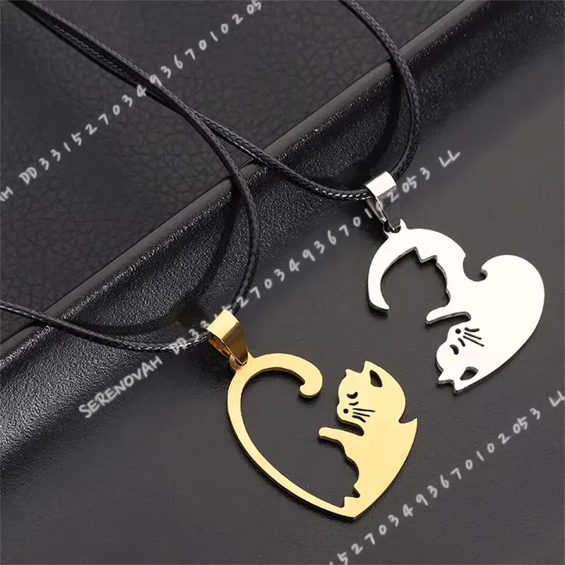 Magnetic Couple Matching Necklaces - พวงกุญแจคู่รักลายการ์ตูนแมวน่ารัก ทำจากสแตนเลส 1 คู่ ของขวัญแทนใจสำหรับคู่รักหรือเพื่อนในวันวาเลนไทน์