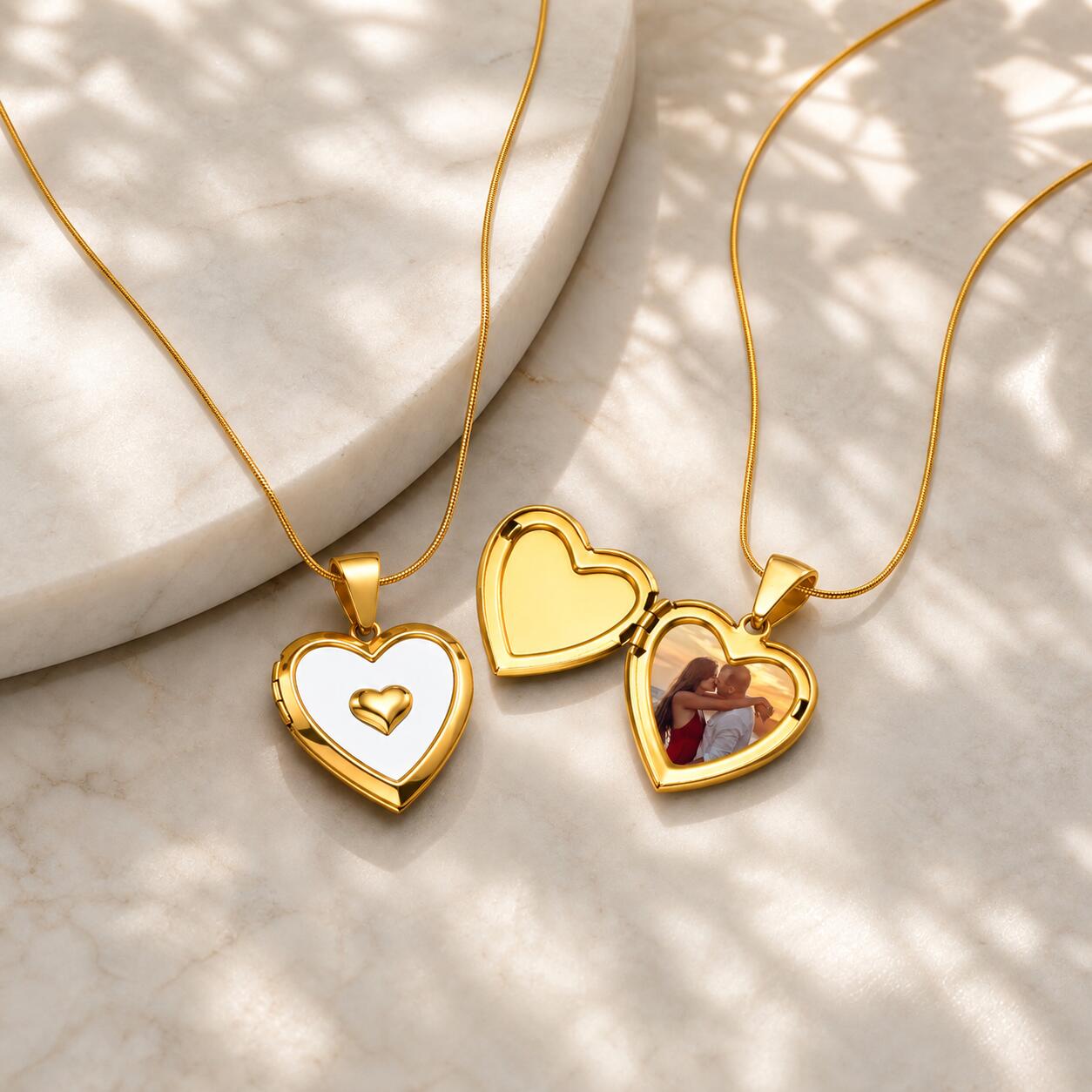 Heart Locket Necklace Photo - สร้อยคอจี้รูปหัวใจที่สามารถใส่รูปภาพตามต้องการได้ ทำจากสแตนเลสสตีลชุบทอง เหมาะเป็นของขวัญที่ระลึกสำหรับผู้หญิง