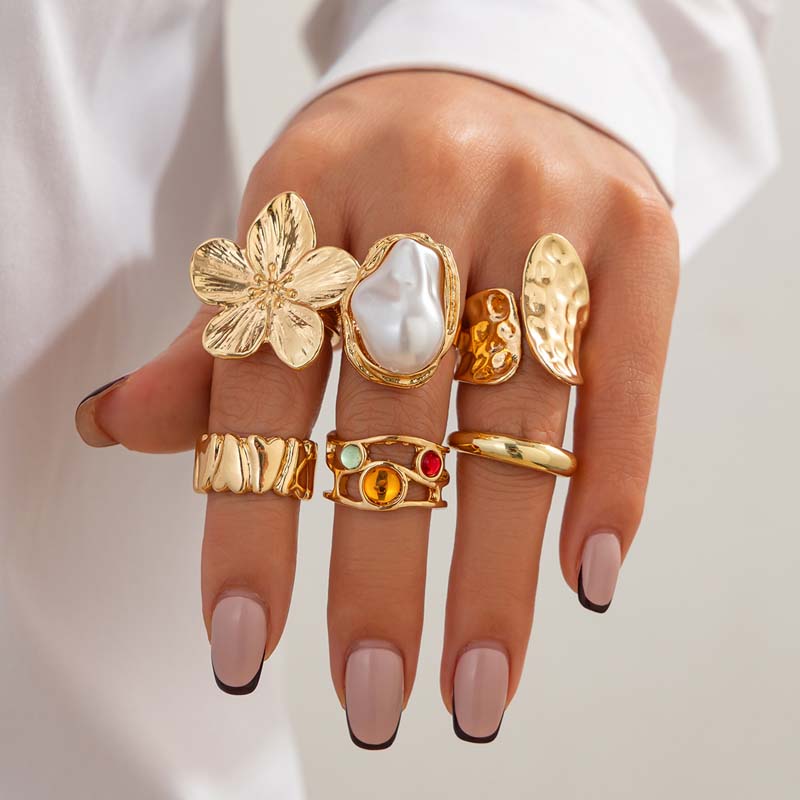 Vintage Punk Knuckle Rings Set - 6 ชิ้น/เซ็ต ชุดแหวนโลหะลายดอกไม้สไตล์วินเทจสำหรับผู้หญิง สไตล์พังก์ หรูหรา แหวนมุกเทียมแบบบาโรก