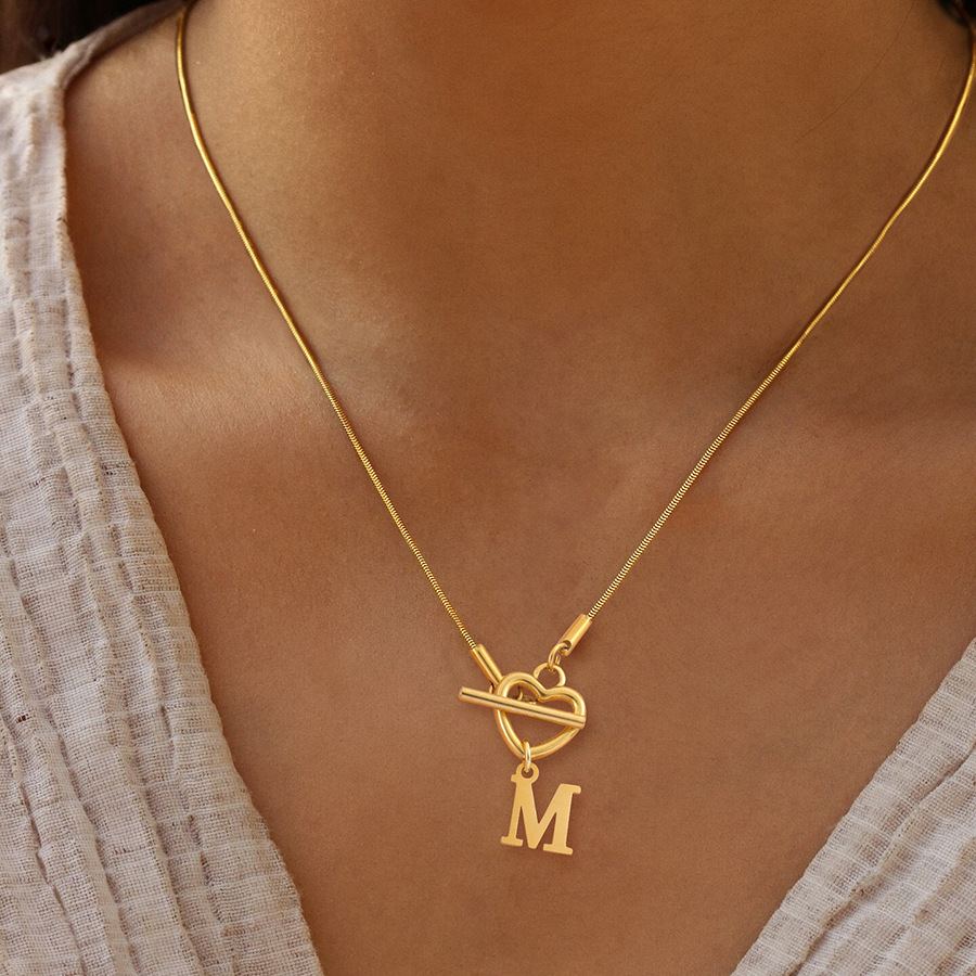 Initial Letter Necklace 18K Gold - สร้อยคอจี้รูปหัวใจตัวอักษร A-Z ชุบทอง 18K สร้อยคอสแตนเลสสตีลน่ารักสำหรับผู้หญิง