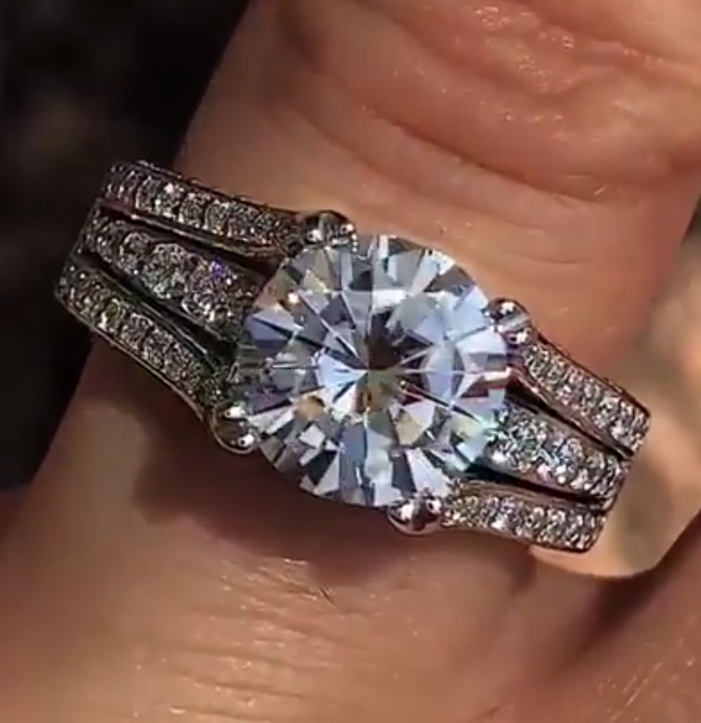 แหวนแต่งงาน/หมั้น/ครบรอบ ทองคำ - Moissanite Engagement Ring 1 Carat บทวิจารณ์และราคา