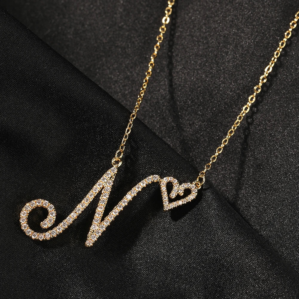 สร้อยคอจี้รูปหัวใจประดับเพชรซิ - Initial Letter Necklace 18K Gold บทวิจารณ์และราคา