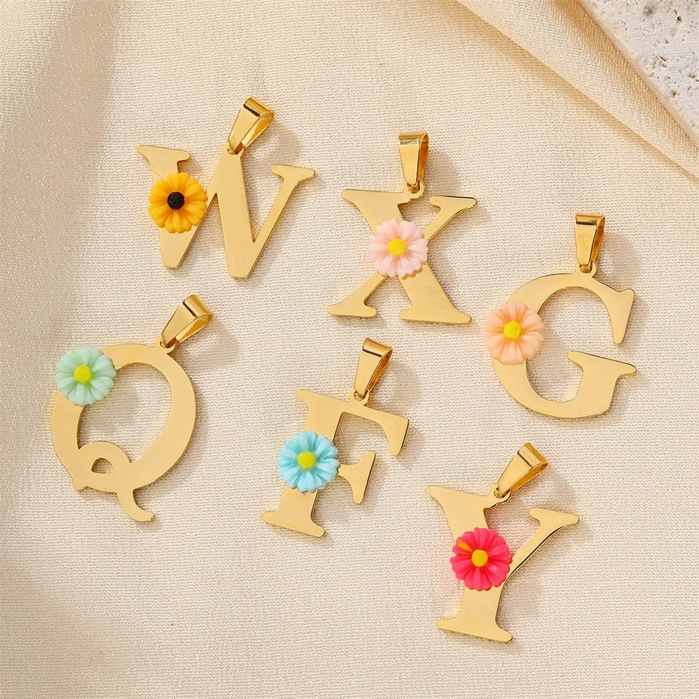 สร้อยคอจี้ตัวอักษรเดซี่แบบกำหน - Initial Letter Necklace 18K Gold บทวิจารณ์และราคา