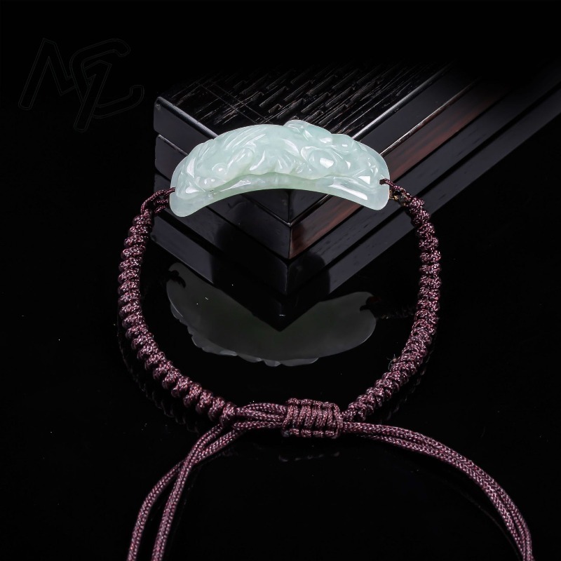 กำไลหยกพม่าแกะสลักลายปี่เซียะ  - Bracelets บทวิจารณ์และราคา