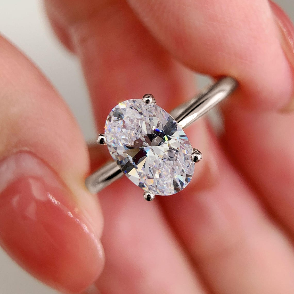 แหวนหมั้นเพชรโมอิสซาไนต์ทรงรี  - Moissanite Engagement Ring 1 Carat บทวิจารณ์และราคา