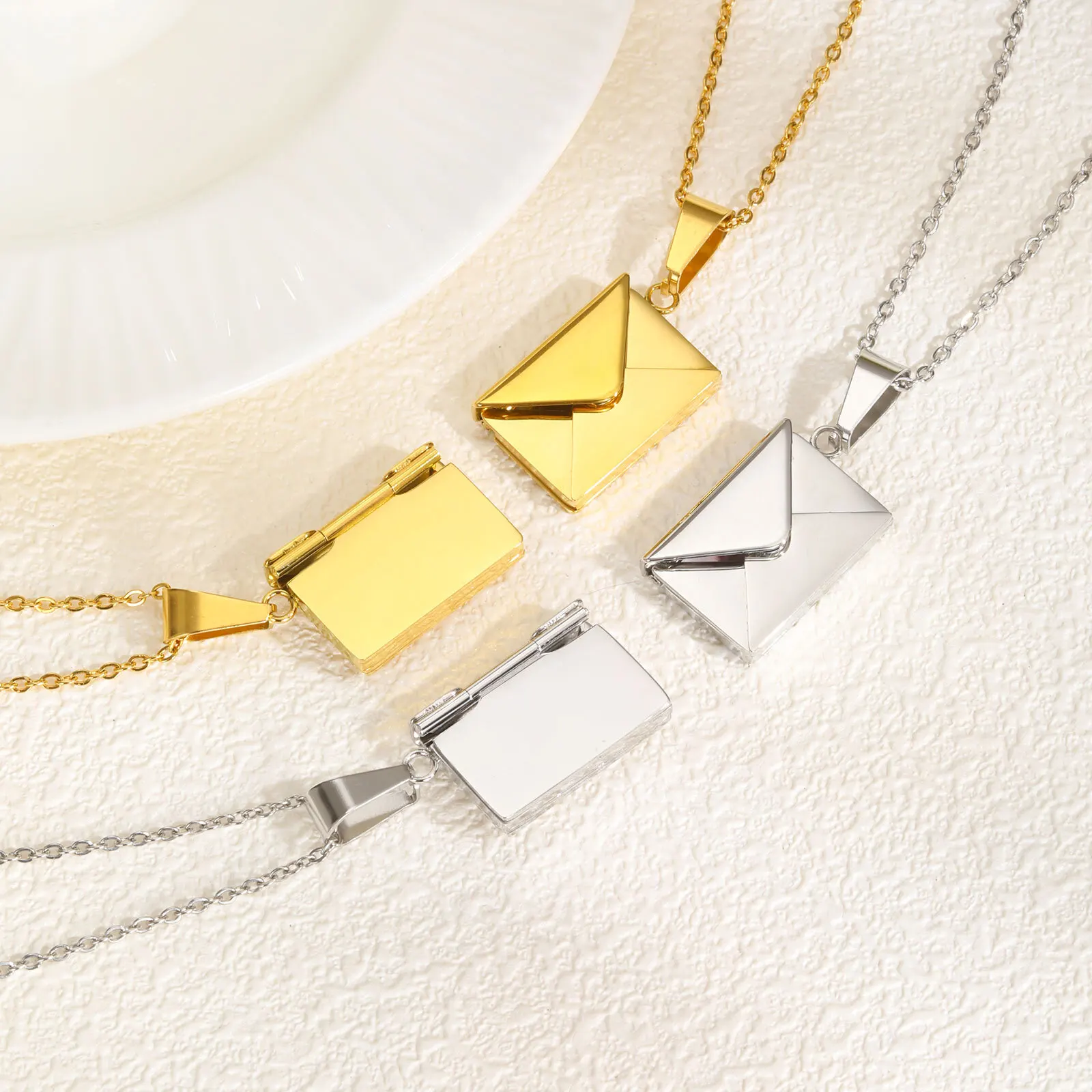 สร้อยคอจี้รูปทรงซองจดหมายพร้อม - Custom Name Necklace Stainless Steel บทวิจารณ์และราคา