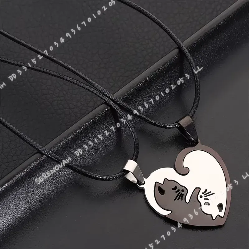 พวงกุญแจคู่รักลายการ์ตูนแมวน่า - Magnetic Couple Matching Necklaces บทวิจารณ์และราคา