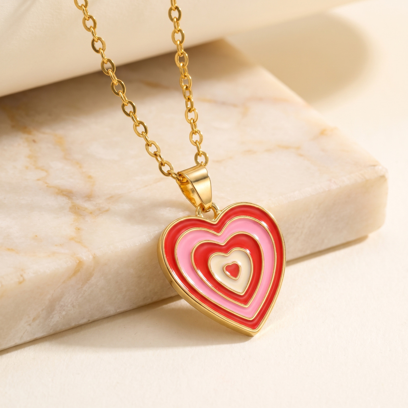 สร้อยคอจี้รูปหัวใจเคลือบเงาแบบ - Layered Pendant Necklace Aesthetic บทวิจารณ์และราคา