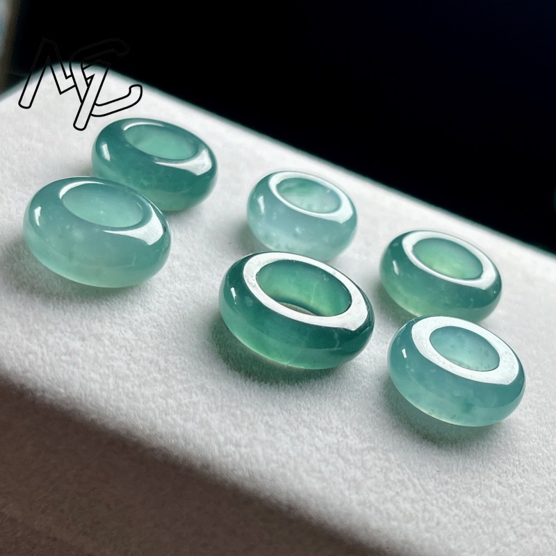 แหวนจี้หยกธรรมชาติสีฟ้าน้ำทะเล - Rings บทวิจารณ์และราคา