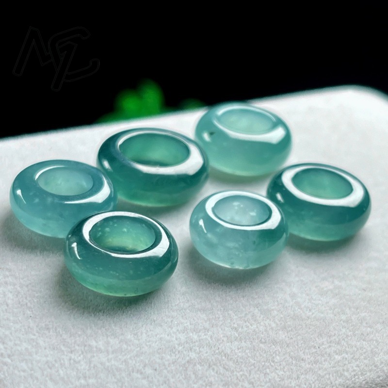 แหวนจี้หยกธรรมชาติสีฟ้าน้ำทะเล - Rings บทวิจารณ์และราคา