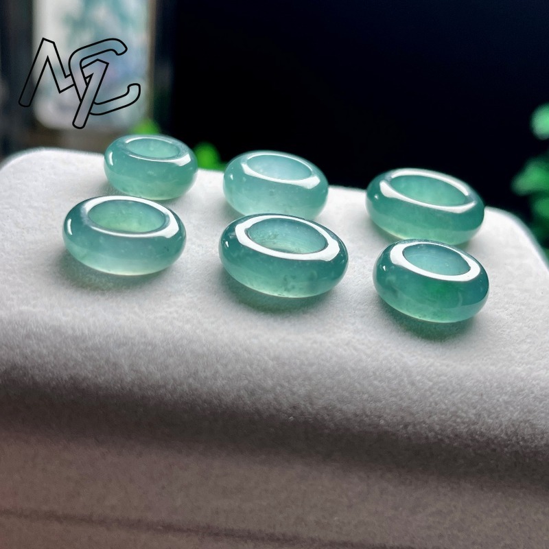 แหวนจี้หยกธรรมชาติสีฟ้าน้ำทะเล - Rings บทวิจารณ์และราคา