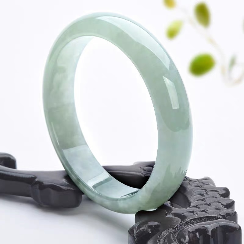 กำไลข้อมือหยกเก่าจากพม่า, หยกส - Bracelets บทวิจารณ์และราคา