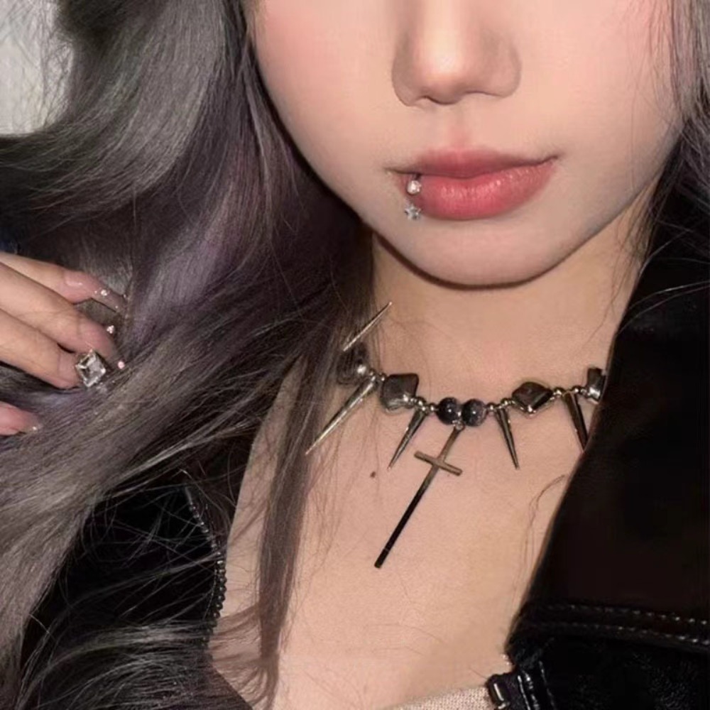 สร้อยคอ Y2K สไตล์ซับคัลเจอร์ ป - Goth Punk Spike Choker บทวิจารณ์และราคา
